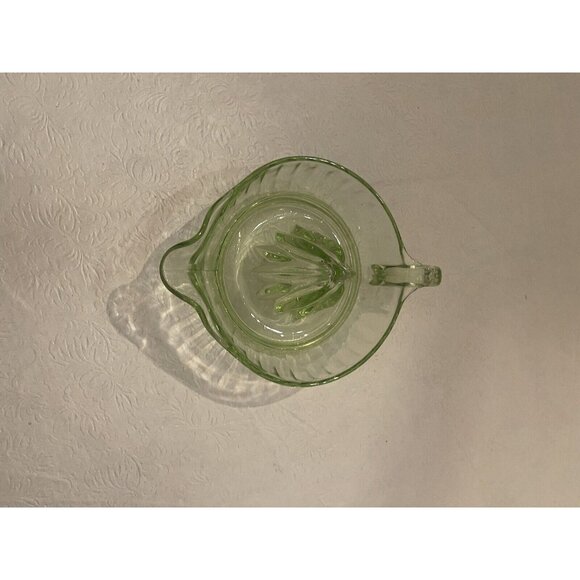 Vintage Reamer Green Uranium Vaseline Glass Large Juicer 8.5” X 4” - Picture 6 of 9